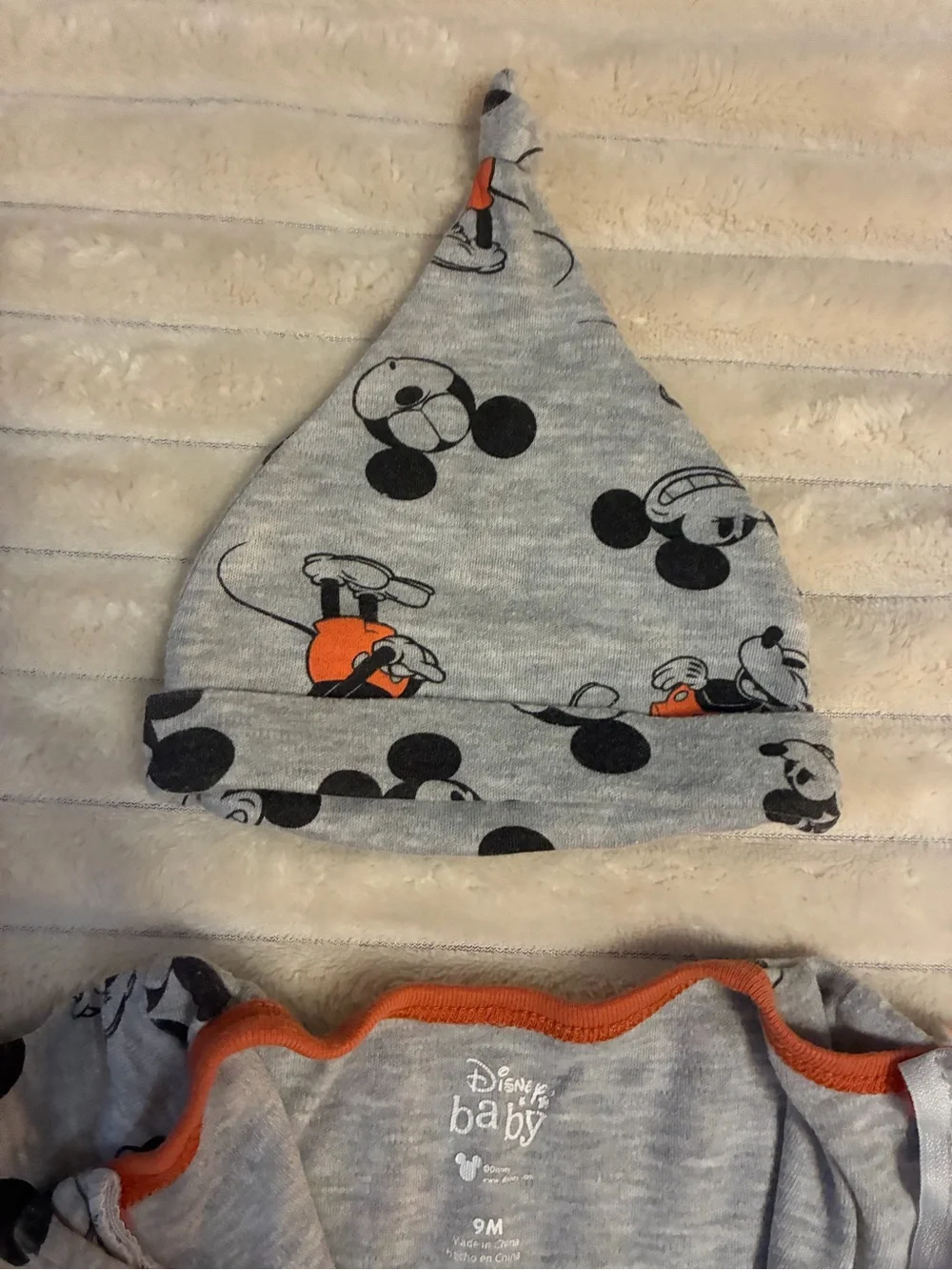 Disney Baby 9M Mickey Mouse Footie Pajama Set + Hat 🖤